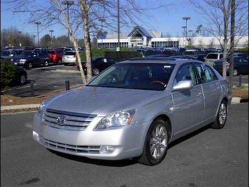 Toyota Avalon 2005 photo 2