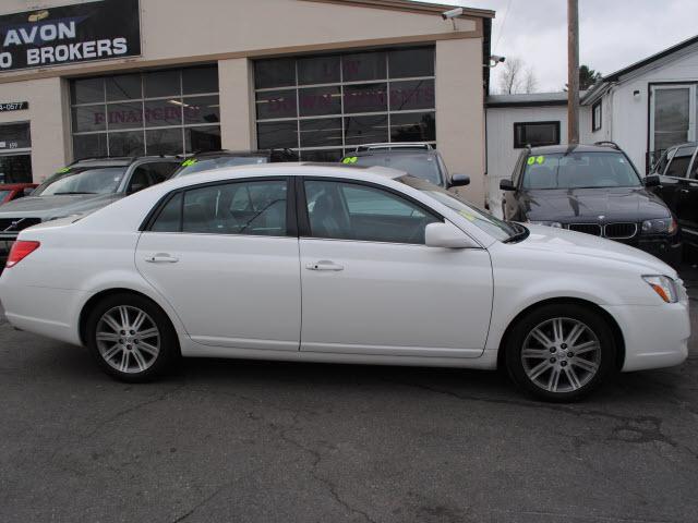 Toyota Avalon 2005 photo 1