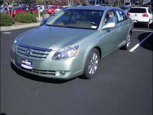 Toyota Avalon 2005 photo 2