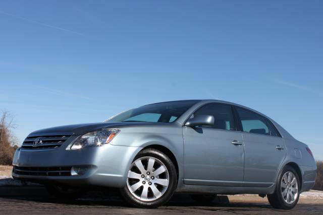 Toyota Avalon 2005 photo 2