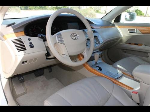 Toyota Avalon 2005 photo 2