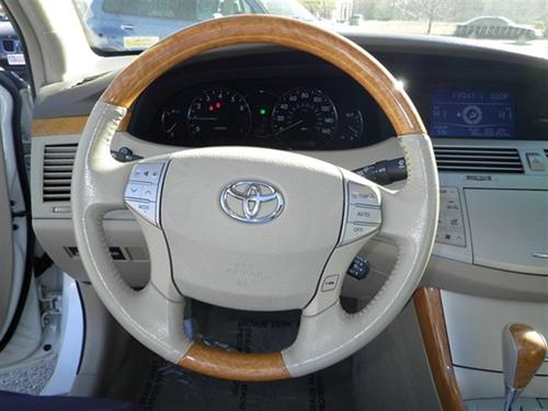 Toyota Avalon 2005 photo 1