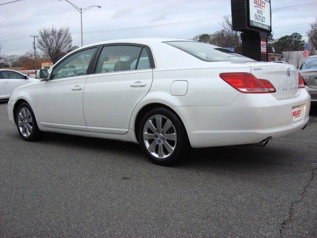 Toyota Avalon 2005 photo 1