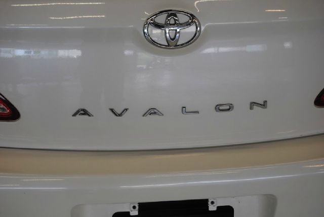 Toyota Avalon 2005 photo 2