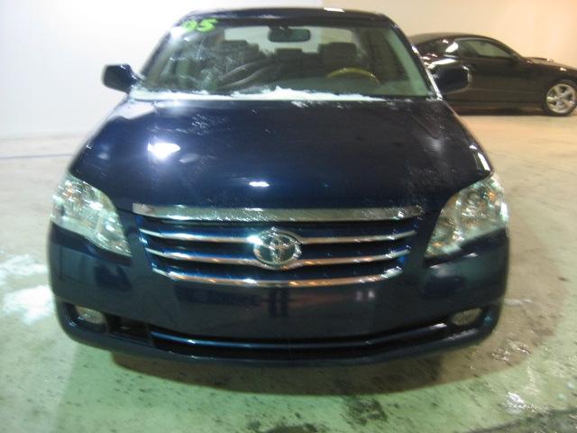 Toyota Avalon 2005 photo 1