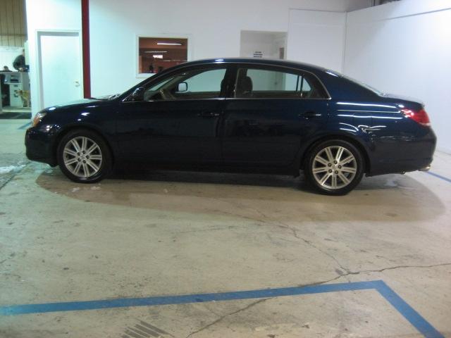 Toyota Avalon 2005 photo 2