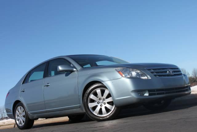 Toyota Avalon Sport 4WD Sedan