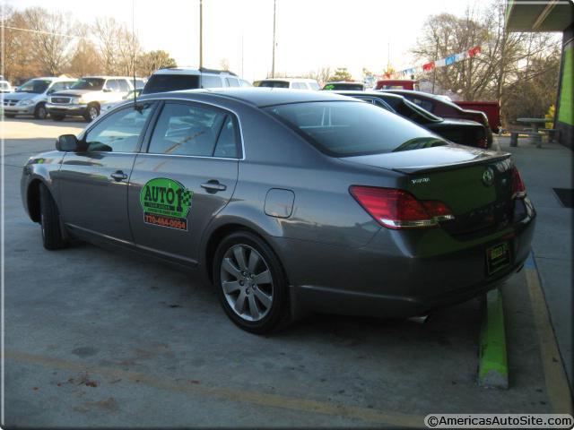 Toyota Avalon 2005 photo 2