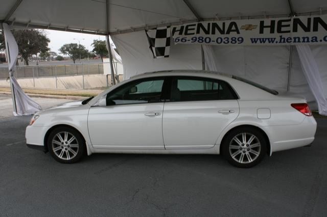 Toyota Avalon 2006 photo 1