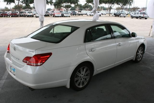 Toyota Avalon 2006 photo 4