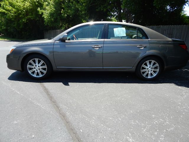 Toyota Avalon 4WD ... Leather .... 95k Miles Sedan