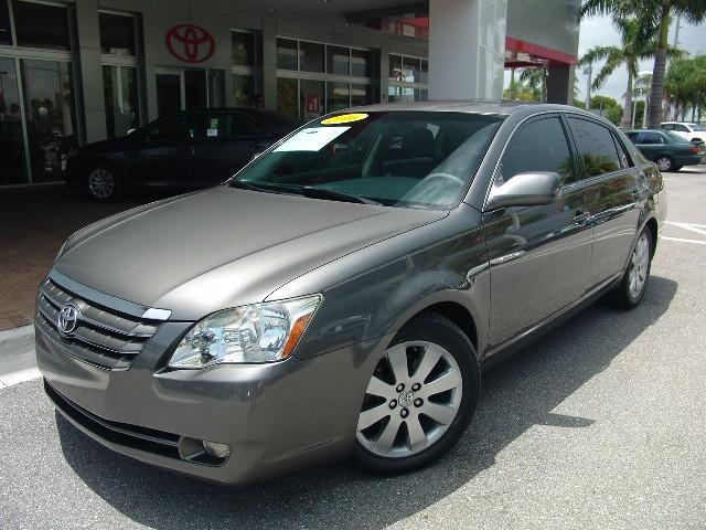 Toyota Avalon 2006 photo 2