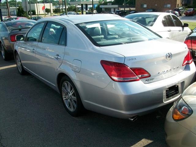 Toyota Avalon 2006 photo 1
