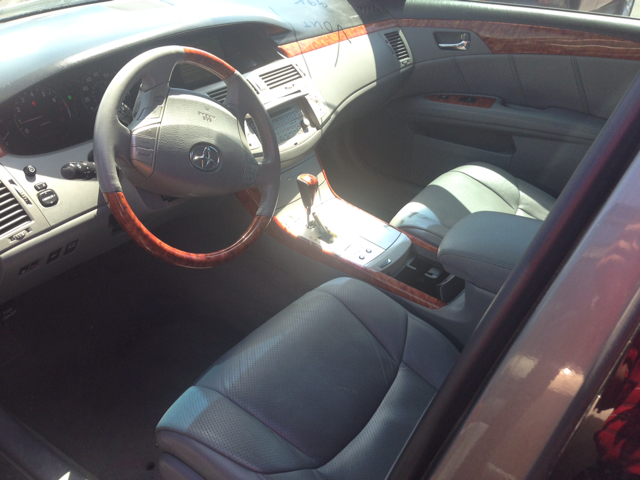 Toyota Avalon SLT 25 Sedan