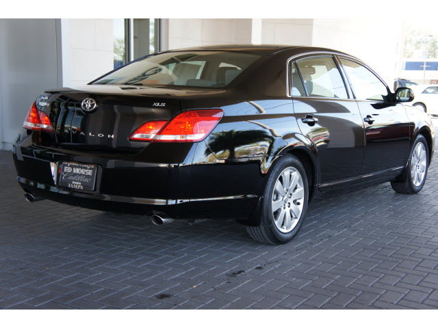 Toyota Avalon 2006 photo 2