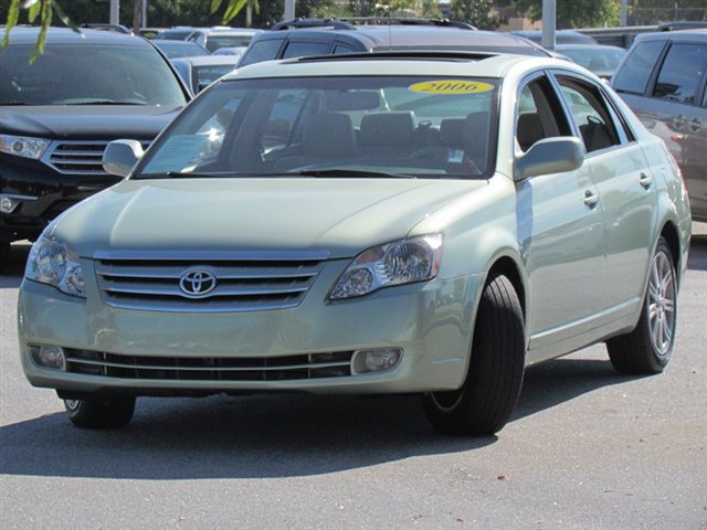 Toyota Avalon 2006 photo 2