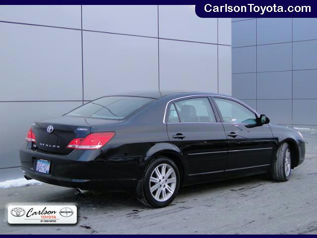 Toyota Avalon 2006 photo 2