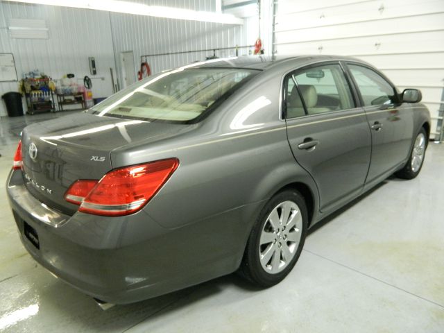 Toyota Avalon 2006 photo 2
