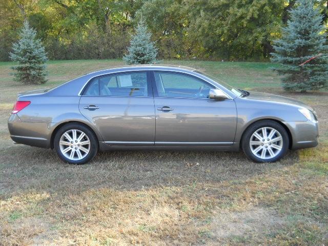 Toyota Avalon 2006 photo 2