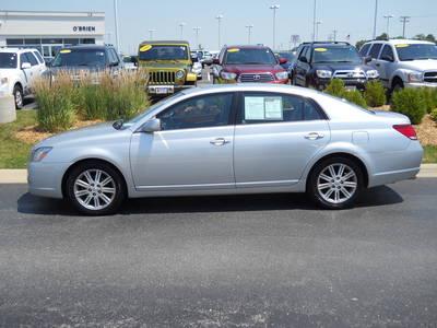 Toyota Avalon XLS Sedan