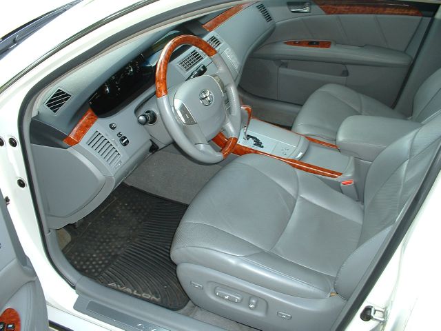 Toyota Avalon 2006 photo 1