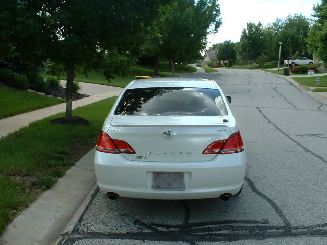 Toyota Avalon 2006 photo 2