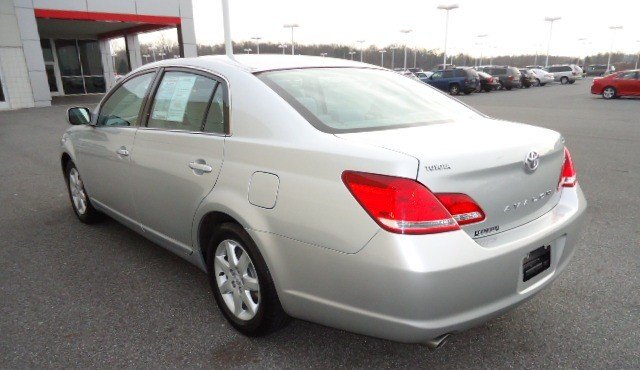 Toyota Avalon 2006 photo 2