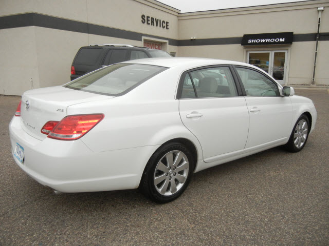 Toyota Avalon 2006 photo 1