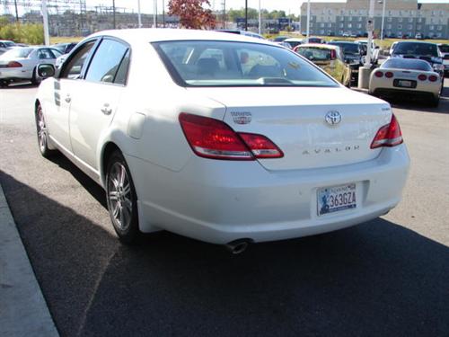 Toyota Avalon 2006 photo 2