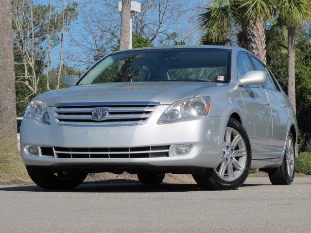 Toyota Avalon 2006 photo 1