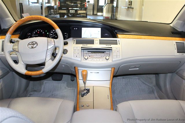 Toyota Avalon 2006 photo 1