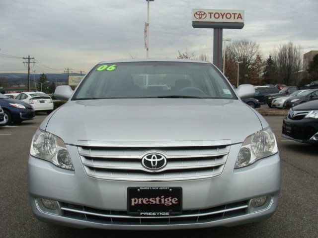 Toyota Avalon 2006 photo 1