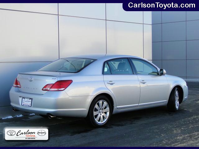 Toyota Avalon 2006 photo 2