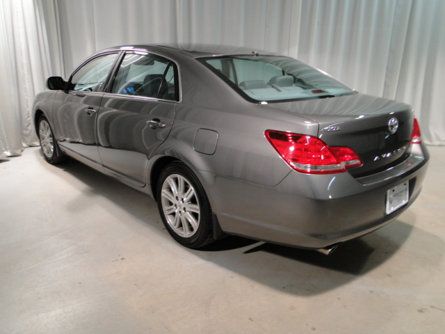 Toyota Avalon 2006 photo 2