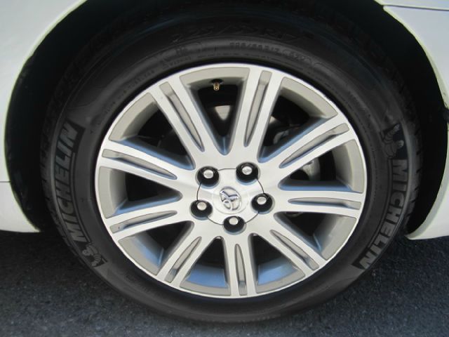 Toyota Avalon SLT 25 Sedan