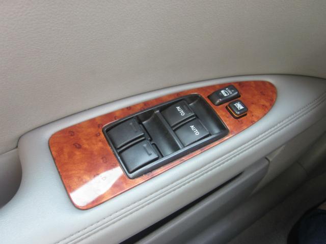 Toyota Avalon XLS Sedan