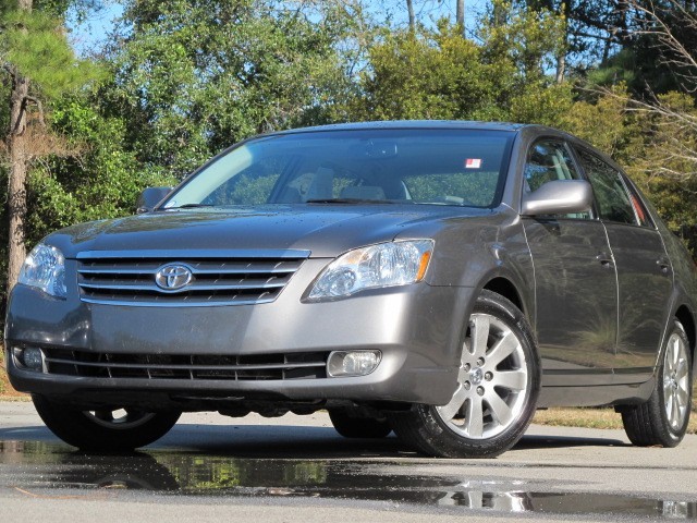 Toyota Avalon 2006 photo 1