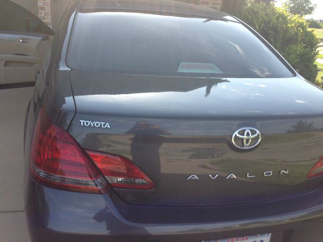 Toyota Avalon Sport 4WD Sedan