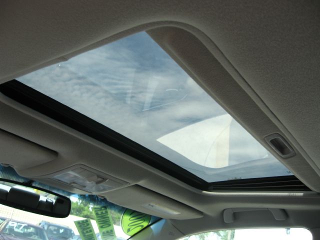 Toyota Avalon XLS Sedan