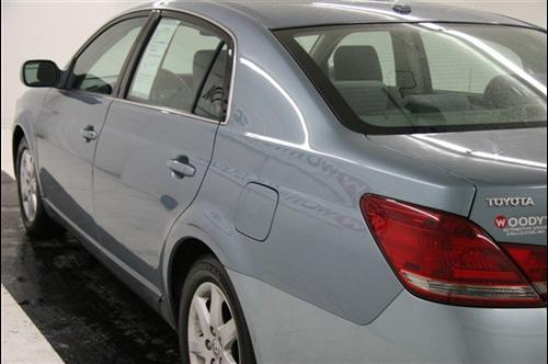 Toyota Avalon 2009 photo 2