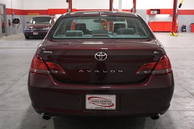 Toyota Avalon 2009 photo 2