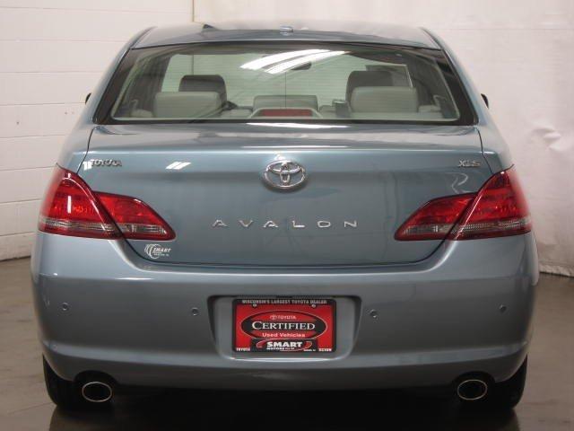 Toyota Avalon 2009 photo 2