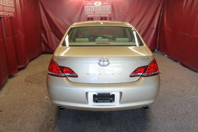 Toyota Avalon 2010 photo 1