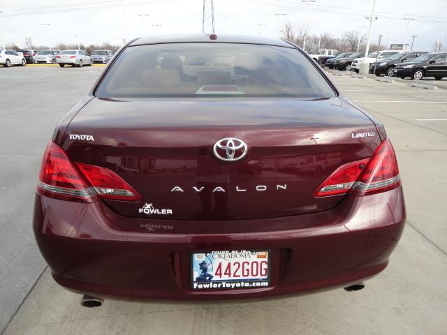 Toyota Avalon 2010 photo 1