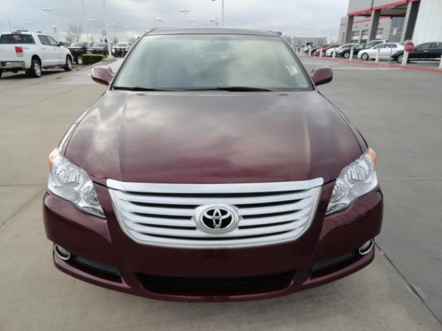 Toyota Avalon 2010 photo 2