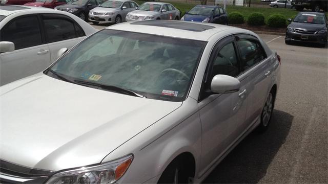 Toyota Avalon 2011 photo 2