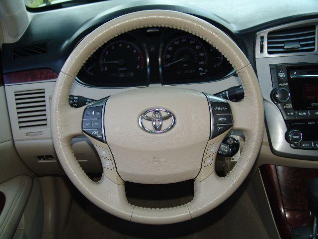 Toyota Avalon 2011 photo 3