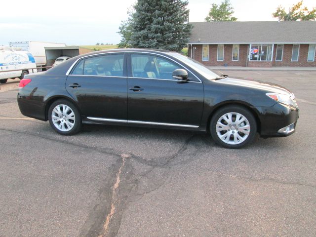 Toyota Avalon 2012 photo 2