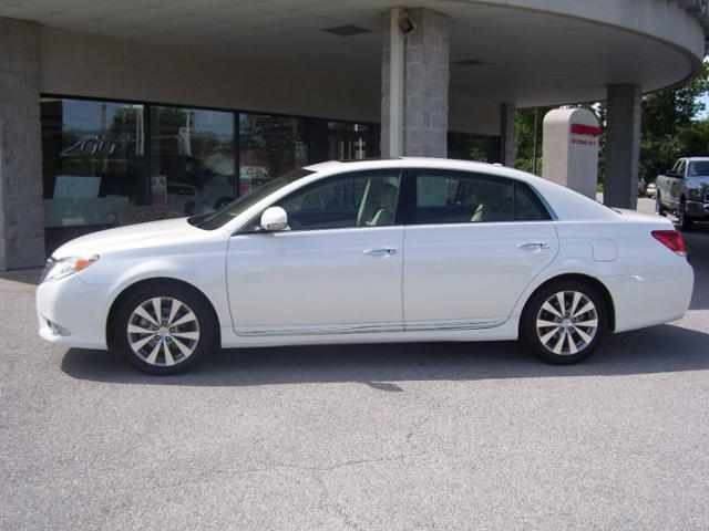 Toyota Avalon 2012 photo 1