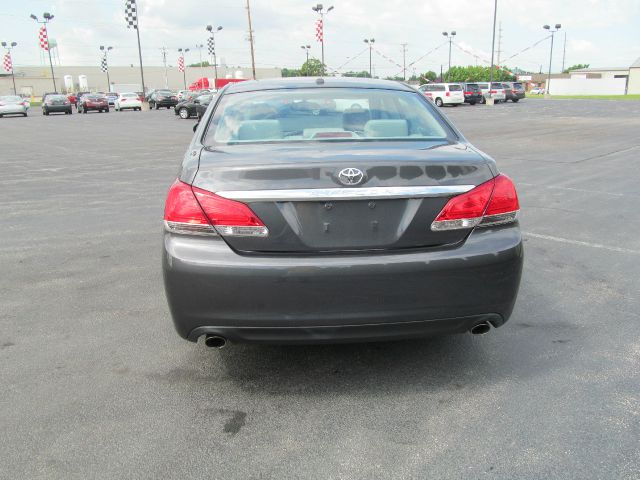 Toyota Avalon 2012 photo 2